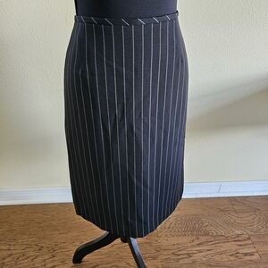 Tahari Black/white Pinstripe Pencil Skirt 6P